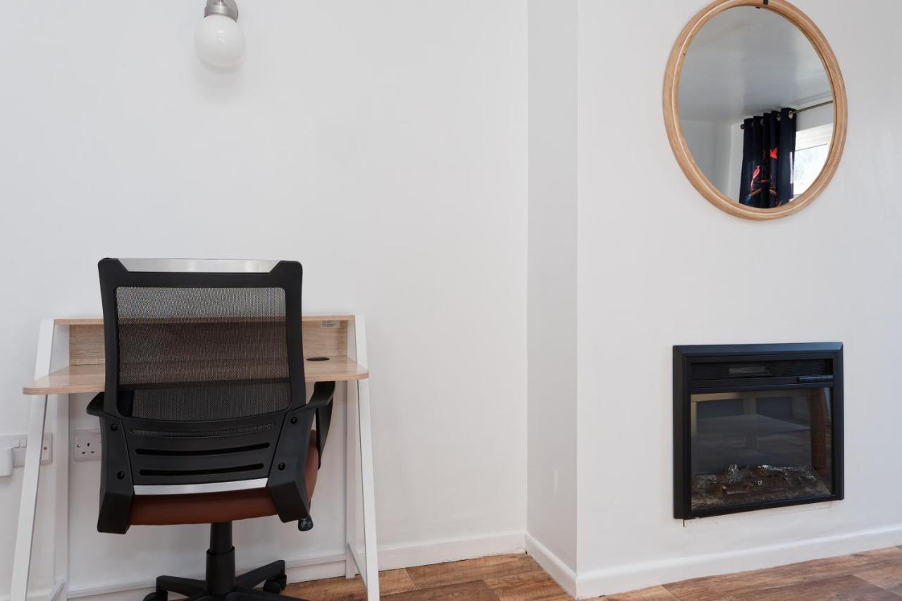 Modern, But Cosy Apartment *